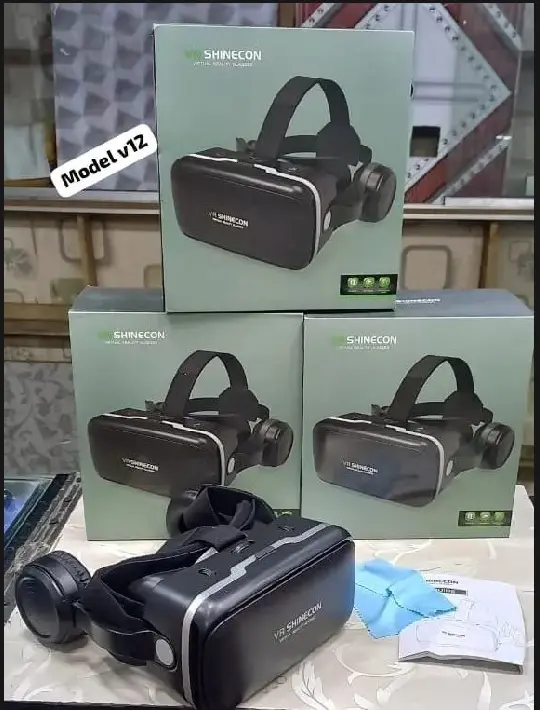 shinecon v12 with headphones